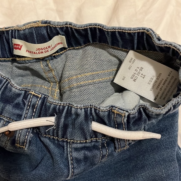 Levis jogger jean pants - 2T - Picture 3 of 3